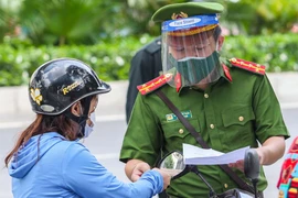 Kiên trì giãn cách, xét nghiệm diện rộng để đưa thành phố trở về trạng thái an toàn 