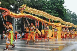 Phát triển văn hóa, con người để khơi dậy khát vọng xây dựng đất nước hùng cường 