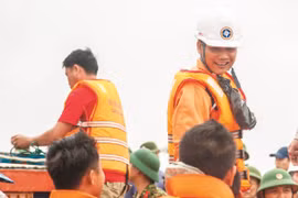 "Người hùng" giữa biển khơi 