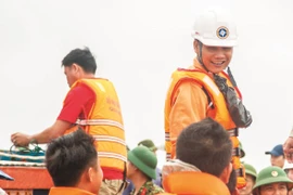 "Người hùng" giữa biển khơi 