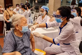 Kỷ lục của hai mũi giáp công thần tốc tiêm chủng - xét nghiệm 