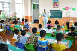 Bộ GD-ĐT đề xuất bổ sung 8.200 tỷ đồng để miễn học phí từ mầm non đến lớp 12