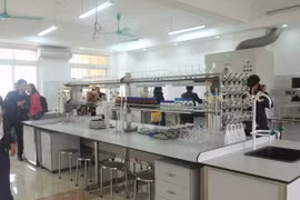 ĐH Kinh doanh và Công nghệ: Lằng nhằng tuyển sinh ngành Y dược