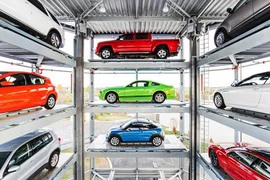 Tính kế làm giàu 2017: Buôn ô tô, tiền to lãi đậm