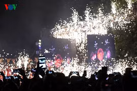 Cả nước tưng bừng đón chào năm mới Đinh Dậu 2017