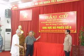 Chuyện bỏ phiếu trong nhà cựu quán quân