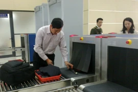 Mang chất lỏng lên máy bay: Phụ thuộc giới hạn của từng hãng