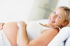 Mẹ lớn tuổi, con cao hơn