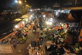 Chợ Long Biên qua góc nhìn của nhiếp ảnh