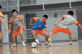 Tuyển futsal Việt Nam rèn miếng "chuyển bại thành thắng" trước giờ xuất trận World Cup