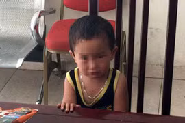 Cháu bé bị bỏ rơi ở quán phở đã được cha mẹ nhận lại