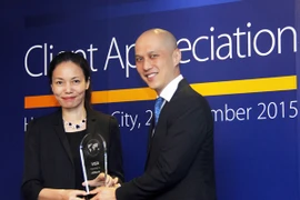 Tiên phong triển khai dịch vụ thanh toán tiền điện bằng thẻ Visa 