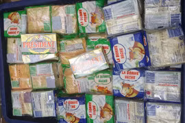 Hơn 300kg phomai, bơ hết hạn sử dụng từ 2 - 3 năm vẫn chờ... tiêu hủy