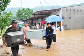 Lũ lớn ở Lào Cai, 12 người chết và người mất tích