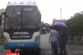 Xe khách liên tỉnh đầy...rắn hổ mang chúa