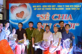 “Sẻ chia nụ cười”, lan tỏa những tấm lòng ở “xóm chạy thận“