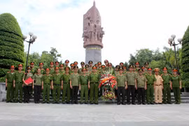 CAQ Hà Đông về nguồn báo công dâng Bác