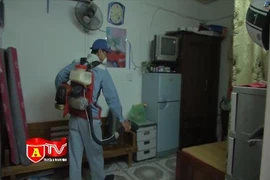Hà Nội: Vẫn còn 10% số hộ đóng cửa không phun thuốc diệt muỗi