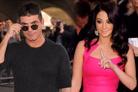 Ca sĩ Tulisa Contostavlos chiều lòng ông bầu Simon Cowell