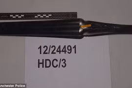 Táng tận lương tâm, mua bia "ăn mừng" sau khi giết cả cha lẫn mẹ