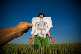 Lạ lẫm và đầy sáng tạo với ảnh kết hợp cùng tranh bút chì