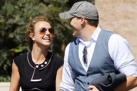 Bố Britney Spears “thẩm định” bạn trai mới cho con gái
