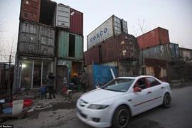 Trung Quốc: Sống trong container vì không có nhà