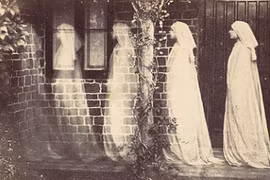 Chuyện kì lạ về những “hồn ma của người đang sống”