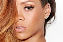 Rihanna bị tấn công tại hộp đêm 