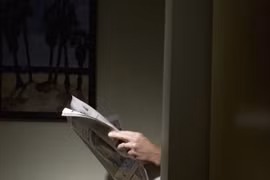 Bị rắn cắn của quý khi đi vệ sinh