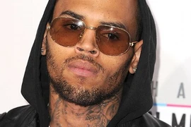 Nam ca sĩ Chris Brown xử tệ với vệ sĩ 