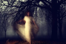 Công nhân đồng loạt nghỉ việc vì nhà máy có ma