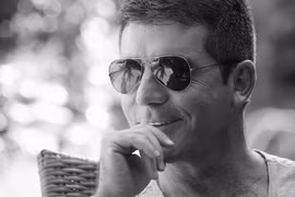 Simon Cowell muốn tìm bạn gái 