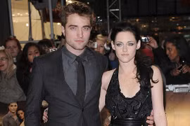 Robert Pattinson “cấm cửa” Kristen Stewart 