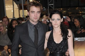 Robert Pattinson “cấm cửa” Kristen Stewart 