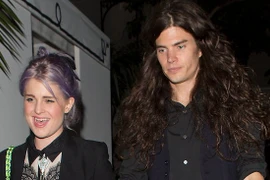  Kelly Osbourne nóng lòng được đeo nhẫn