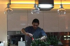 Frank Lampard bỏ tiệc, trổ tài nấu ăn cho "vợ"