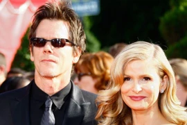 Chung sống 25 năm, cặp sao Hollywood mới phát hiện ra là... anh em