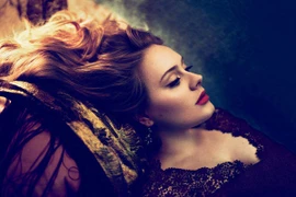 “Nữ hoàng Grammy” Adele xuất hiện cùng con trai