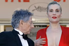 Bỏng mắt với thân hình nõn nà của nữ diễn viên 46 tuổi.