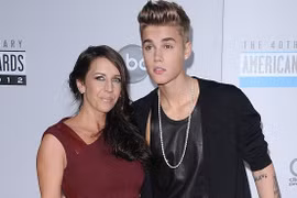 Mẹ Justin Bieber muốn chấm dứt cuộc sống độc thân