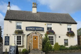 "Phi công trẻ" bị "máy bay bà già" đâm 24 nhát