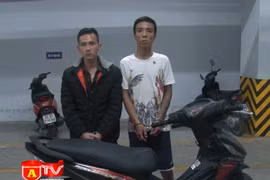 Bắt giữ hai đối tượng gây ra 22 vụ cướp giật dây chuyền của phụ nữ