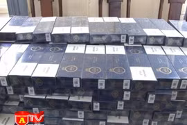 Dùng xe máy vận chuyển thuốc lá ngoại nhập lậu