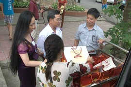 Phú Mỹ Bakery phối hợp với Báo An ninh Thủ đô thăm, tặng quà bệnh nhi