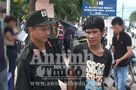 Bắt đối tượng nhiễm AIDS, giấu ma túy trong người