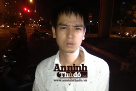 Đi xe không biết của ai, vẫn mang tiền ra... nộp phạt