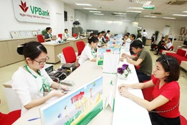 Ngân hàng VPBank lãi khủng nhờ nhặt bạc lẻ