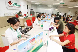 Ngân hàng VPBank lãi khủng nhờ nhặt bạc lẻ