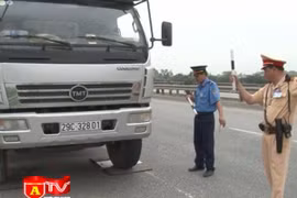 Tăng cường kiểm soát tải trọng xe ô tô dịp cuối năm